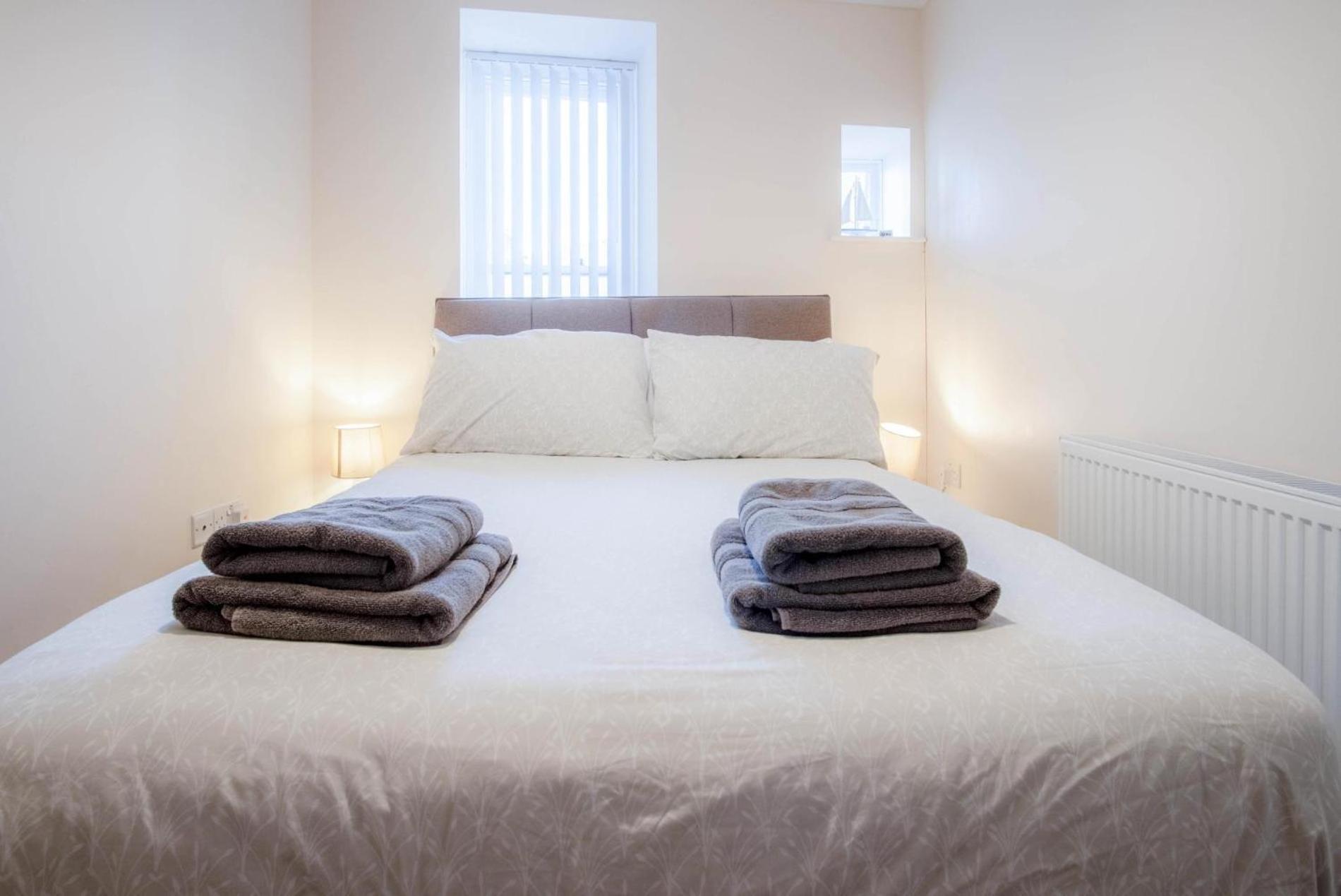 Skokholm - 3 Bedroom - Apartment Tenby