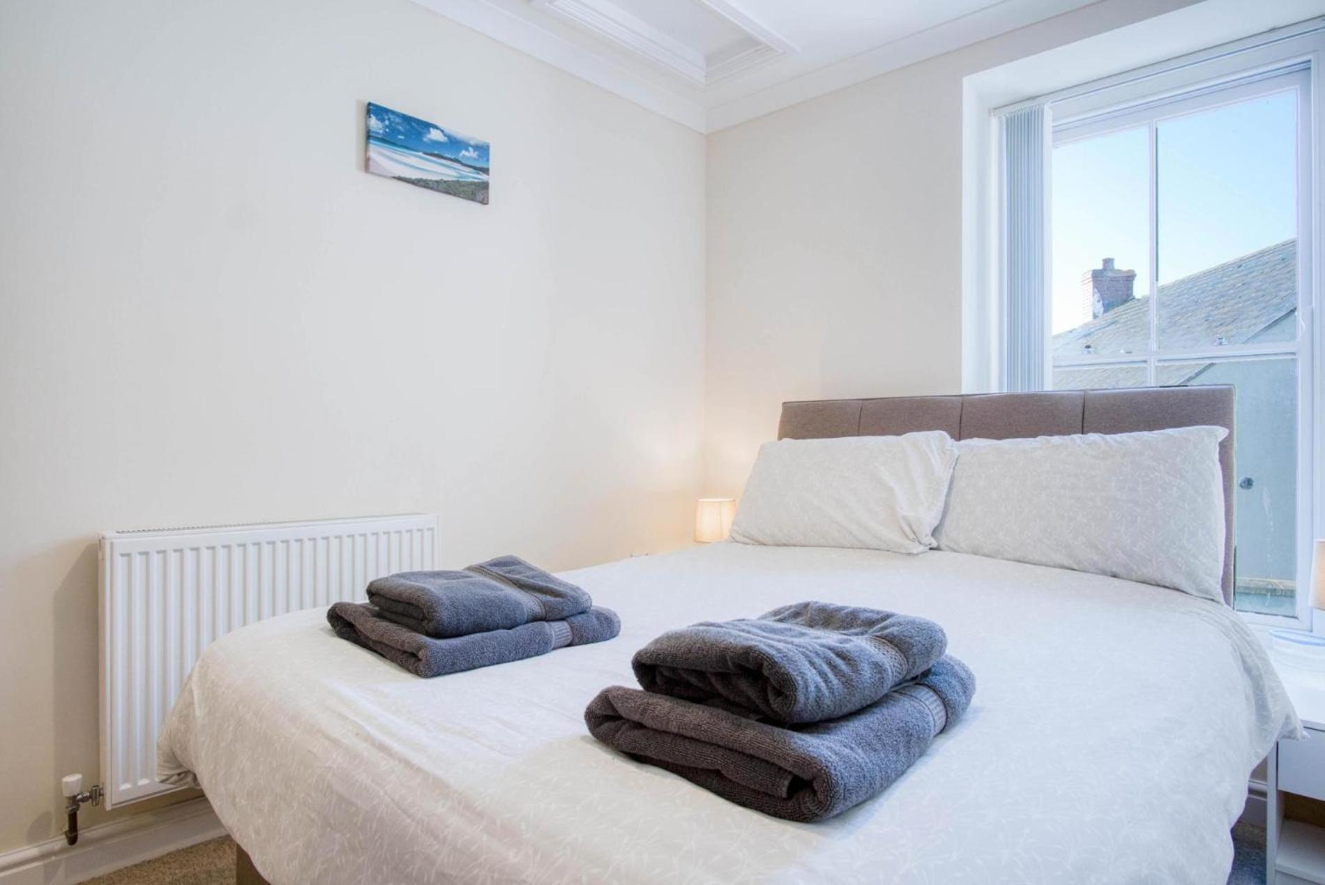Skokholm - 3 Bedroom - Tenby